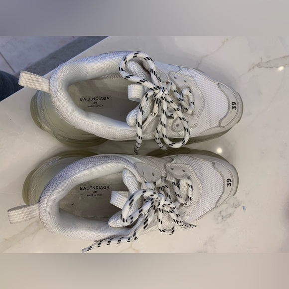 BALENCIAGA WOMEN  TRIPLE S SNEAKER SIZE 39 - Picture 11 of 16